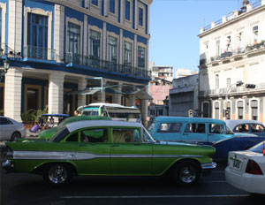 Almendrones in La Habana